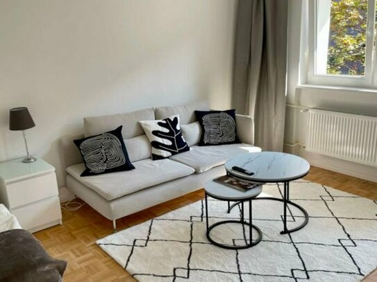 Moderne helle Wohnung in Charlottenburg, Komplett neu renoviert