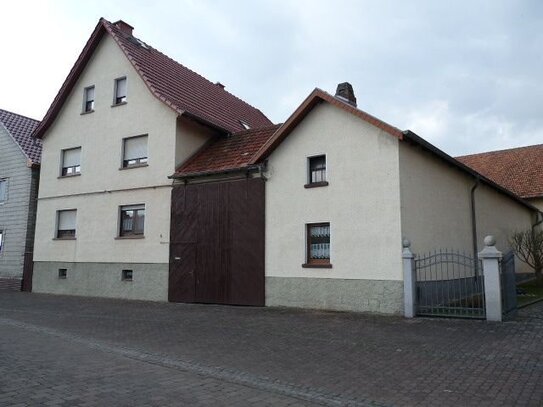 1-2 Familienhaus zzgl. Nebengebäude & 2 Garagen