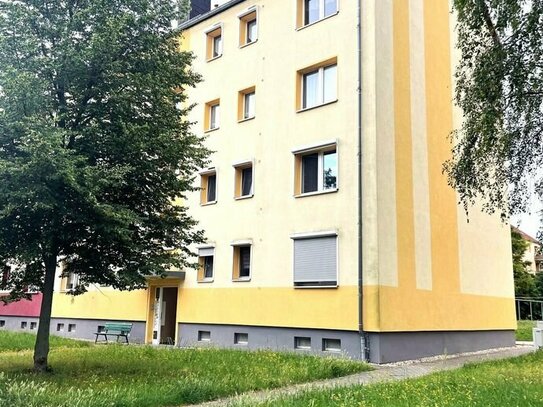 Anlageobjekt: Tolle vemietete 4-Zimmer-Eigentumswohnung in Köthen in ruhiger Seitenstraße zum Verkauf