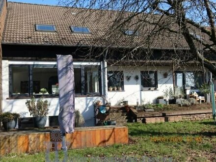 Großzügiges lichtdurchflutetes Zwei-Generationenhaus in schöner Stadtrandlage