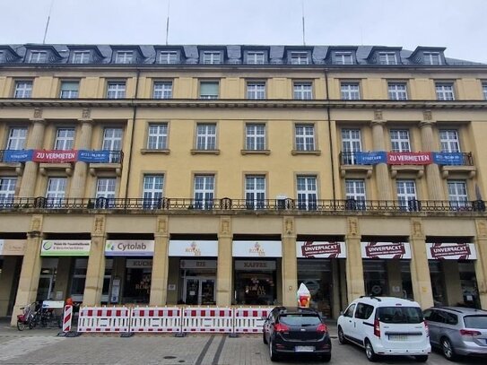 Viel Raum für Individualität! Großzügige Bürofläche, direkt am Bahnhof, in repräsentativem Altbau