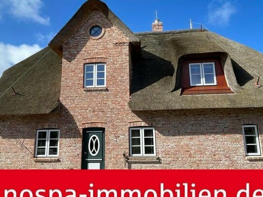 Doppelhaus mit einer genehmigten Ferienwohnung