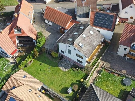 Tolles Wohn- und Geschäftsgebäude mit riesigem Potenzial in Sörgenloch