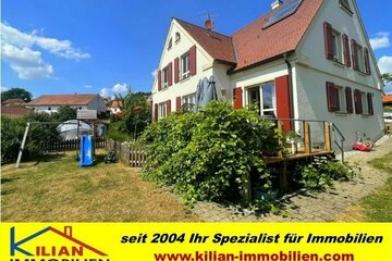 KILIAN IMMOBILIEN! NEUWERTIGE DHH AUS 2001 MIT 5 ZIMMERN + 151 M² WFL. + CA. 400 M² GRUND IN KAMMERSTEIN! KELLER * SOLAR * KACHELOFEN * EINBAUKÜCHE