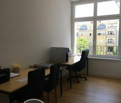 3 Desks in a nice office near Nollendorfkiez - All-in-Miete