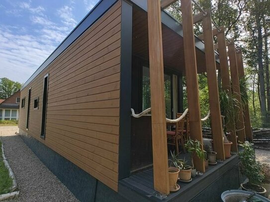 Modernes Tiny House für Ruhe und Komfort inmitten der Natur