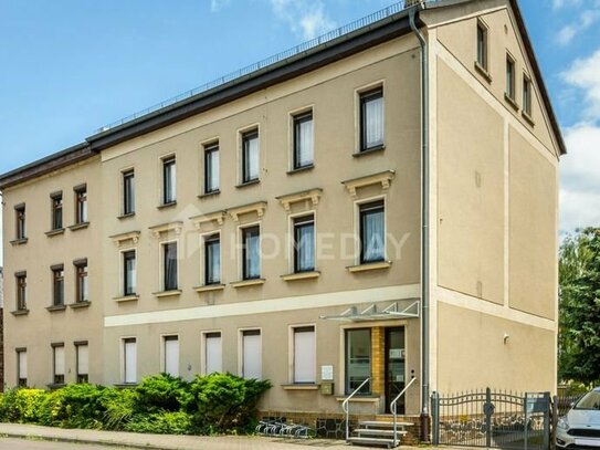 Großzügiges Zweifamilienhaus mit vermieteter Arztpraxis in Knautkleeberger Lieblingslage