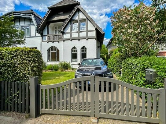 Kleine Villa im Grünen! Moderner Altbaucharme mit besonderen Stilelementen im beliebten Bremen-Horn!