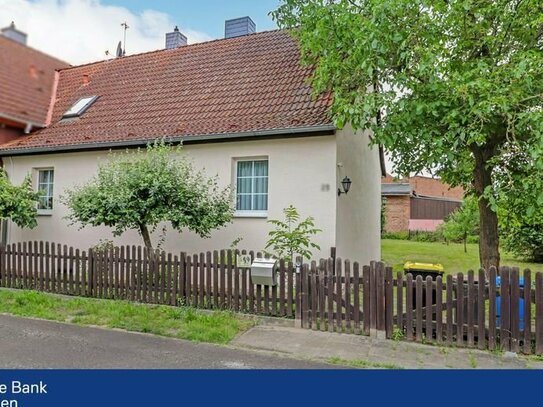 "Kleine Oase auf dem Land: Doppelhaushälfte in ruhiger Lage"