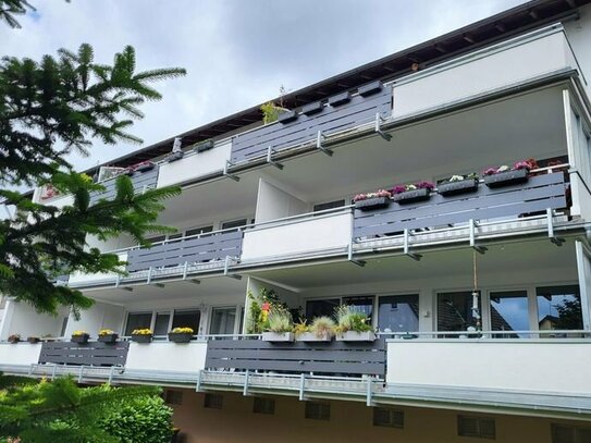 BIK: 2-Zimmer–Wohnung mit Sonnen-Balkon! Beliebte Lage nähe Klinikum!