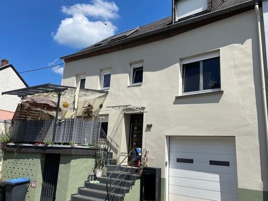 Föhren - Gepflegtes Einfamilienhaus mit Terrasse, Garage und neuer Pelletheizung