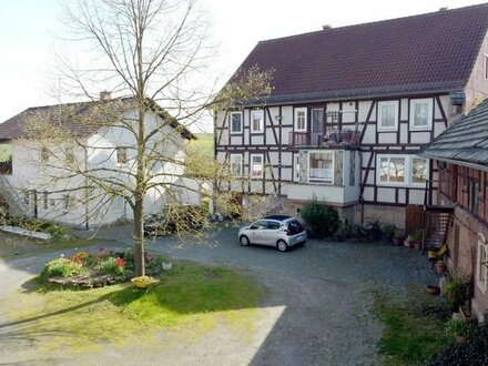 Wunderschöner Bauernhof mit Ackerland, prädestiniert für Pferdehaltung