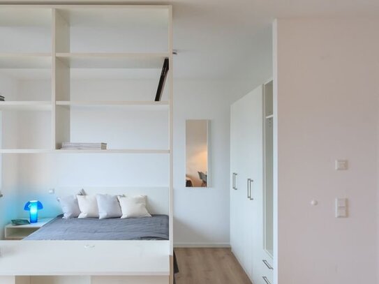 * NEU * City-Apartments im Luitpoldviertel * 1 Zimmer mit Balkon * teilmöbliert *