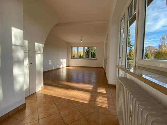 Modernisierte sonnige 3 Zimmer Maisonette Wohnung in idyllischer Lage mit großem Südbalkon