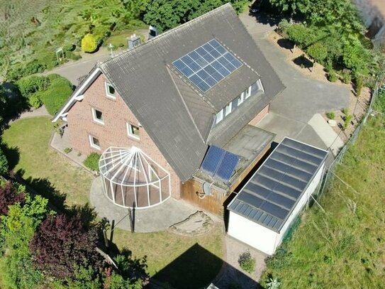 RESERVIERT! Energetisch Top aufgestellt! Wohnhaus mit Gewerbeeinheit in toller Wohnlage