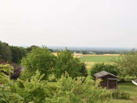 ZU VERKAUFEN: Einfamilienhaus in Ortsrandlage von Berlingsen mit Garagen und Nebenräumen auf einem ca. 2.717m² großen G…