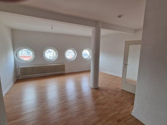 2 Zimmer Wohnung mit Kochnische im DG