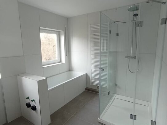 Pegnitz, Top Lage ca. 90 qm, 3,5 Zimmer Wohnung, saniert, ab 1.04.2024