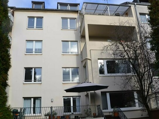 PROVISIONSFREI ! Mehrfamilienhaus mit Garagen als Eigennutzung oder zur Kapitalanlage in Top Lage - Duisburg Innenstadt