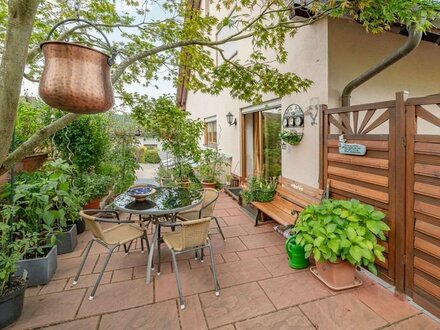 Sonnige Maisonette Wohnung mit Aussicht im Markgräfler Land und Gartengrundstück