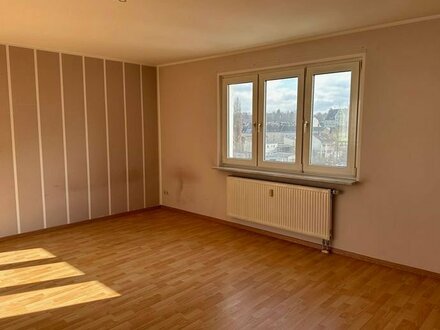 Geräumige 3 Zi Wohnung mit Balkon