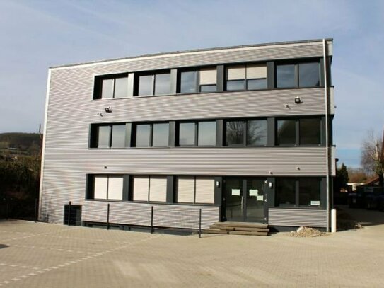 Moderne Produktionsfläche im 2. Obergeschoss mit Lastenaufzug nach Energieeffizienzgebäude 55 Neubau-Standard in Hagen-…