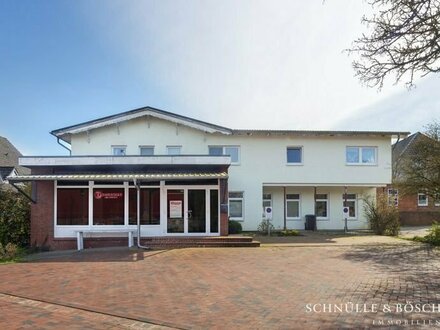 Mehrfamilienhaus mit zwei Gewerbeeinheiten in Hechthausen