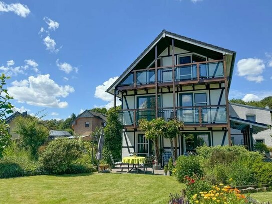 Charmantes einseitig angebautes Landhaus mit Ausblick auf den Golfplatz Schloss Auel