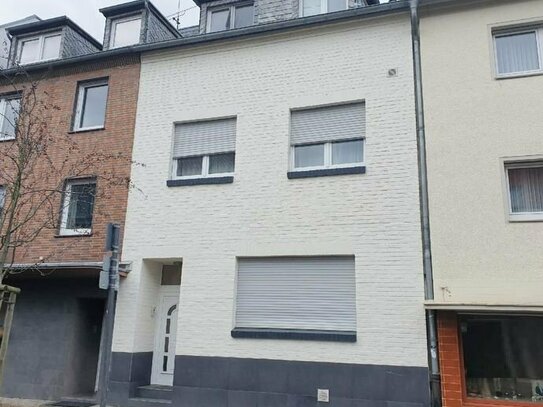 Bonn/Lengsdorf: Saniertes Zweifamilienhaus mit 7 Zimmern u. 5 Bädern u. Dachterrasse !!!