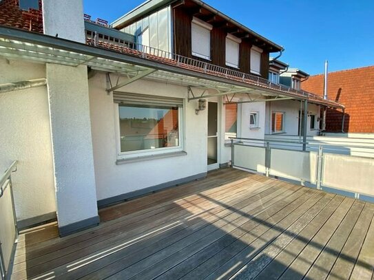 WEITBLICK - renovierte und helle 2-Zi. Wohnung mit traumhafter Terrasse in Wangen