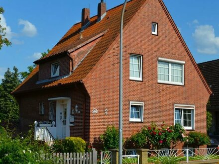 Liebenswertes Einfamilienhaus mit traumhaftem Garten in Winsen/L. von Privat