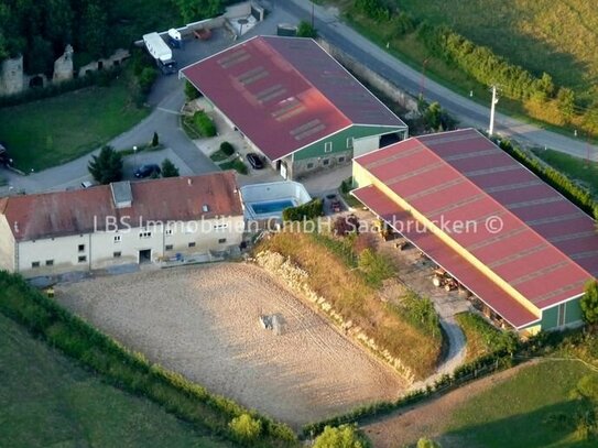 ***Frankreich: schöner Reiterhof mit Reithalle und Wohnhaus***