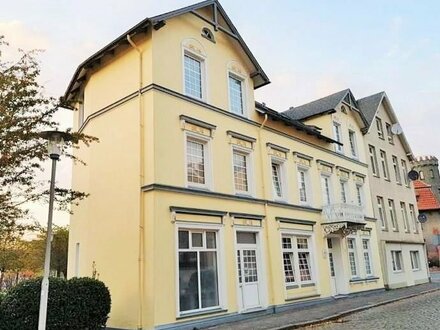 Cuxhaven-Stadtzentrum: Mehrfamilienhaus mit 7 Wohneinheiten und 1 Gewerbeeinheit