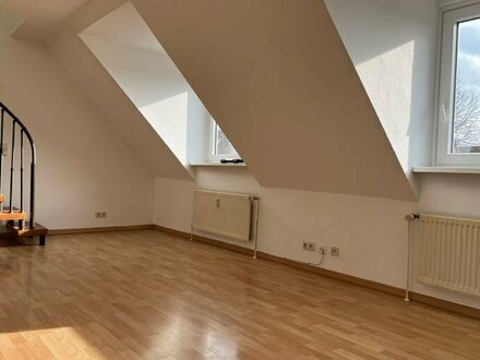Frisch renoviert! Keine Provision! Helle 1-Zimmer-Maisonette-Wohnung in Pinneberg!