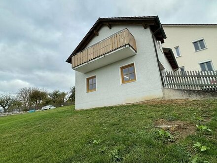 Große 1-Zimmer Whg mit Balkon und eigener Garage