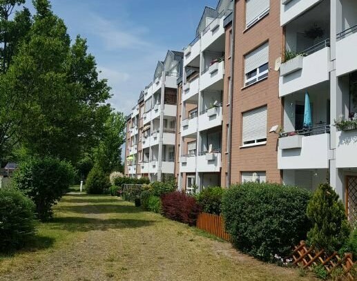 Schöne 2-Raum-Wohnung mit Balkon, Aufzug und TG-Stellplatz zur Miete in Radefeld