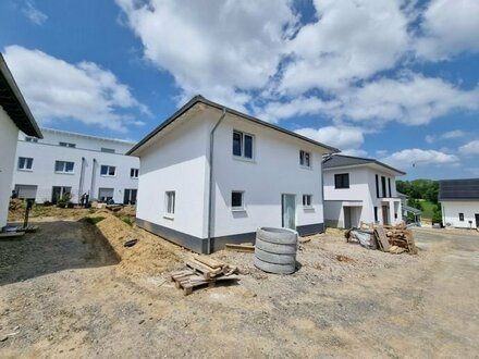 Einfamilienhaus Neubau massiv gebaut in kleinem Neubaugebiet in Neunkirchen Seelscheid