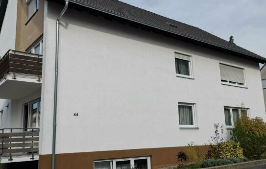 Gepflegte 2-Zimmer-Wohnung In Gochsheim mit EBK
