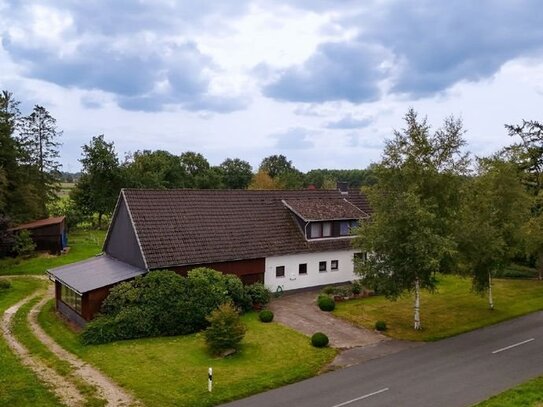 gepflegter Resthof mi 18.750 m² direkt am Haus und Stall sowie Offenstall - ideal für Pferdefreunde