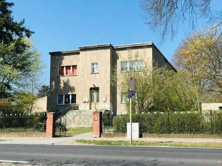 Zwei nebeneinanderliegende Grundstücke für Stadtvilla und kleines Mehrfamilienhaus in der Strausberger Vorstadt