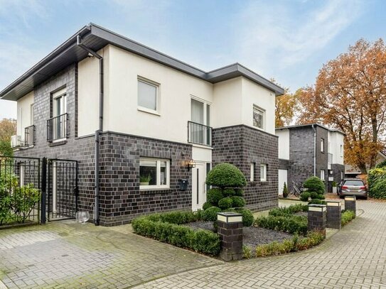 RESERVIERT!!! =HOLLAND IMMOCENTER= Wohnvergnügen in begehrter Wohnlage Freistehendes modernes Einfamilienhaus in Gronau