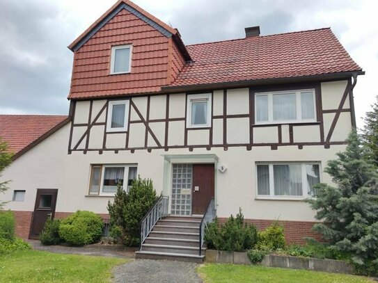 Einfamilienhaus mit Nebengebäuden, ausbaufähigen Dachboden und Baugrundstück in Breuna