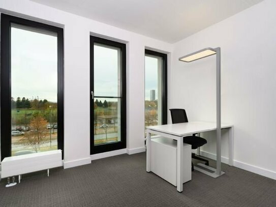All-inclusive-Zugang zu professionellen Büroräumen für 2 Personen in Regus Moosacher Strasse