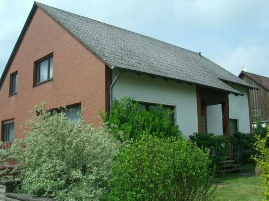 Hübsches helles großzügiges Einfamilienhaus mit Einliegerwohnung + Doppelgarage in Wendeburg OT Meerdorf
