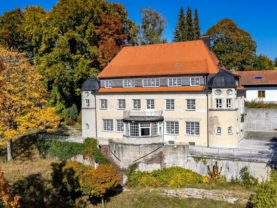 Denkmalgeschützte Jugendstil-Villa mit Nebenhaus und privatem Seegrundstück