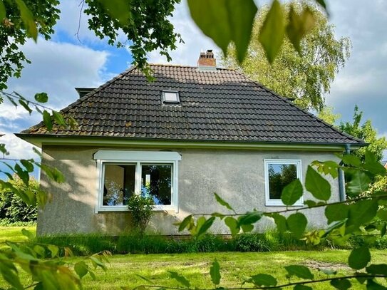 Einfamilienhaus, auch für die kleine Familie, im Herzen von Niebüll auf 1005 m² großem Grundstück.