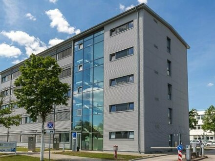 Voll ausgestatteter privater Büroraum für Sie und Ihr Team in Regus Airport