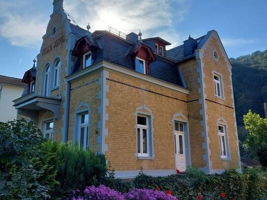 Repräsentative Villa in Bad Ems mit großem Garten und direktem Blick auf die Lahn