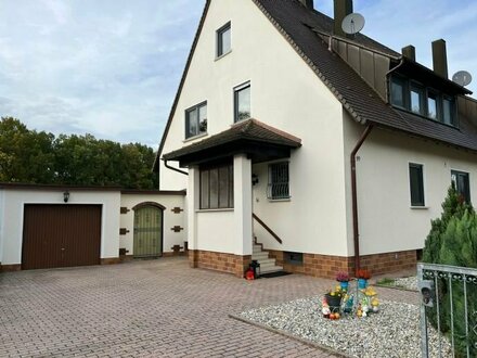 DHH f. 1-2 Familien,neu renoviert mit Garten, Garage und unverbaubaren Ausblick