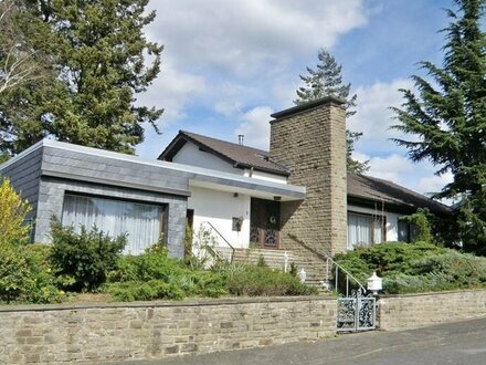 Bungalow auf großem Grundstück